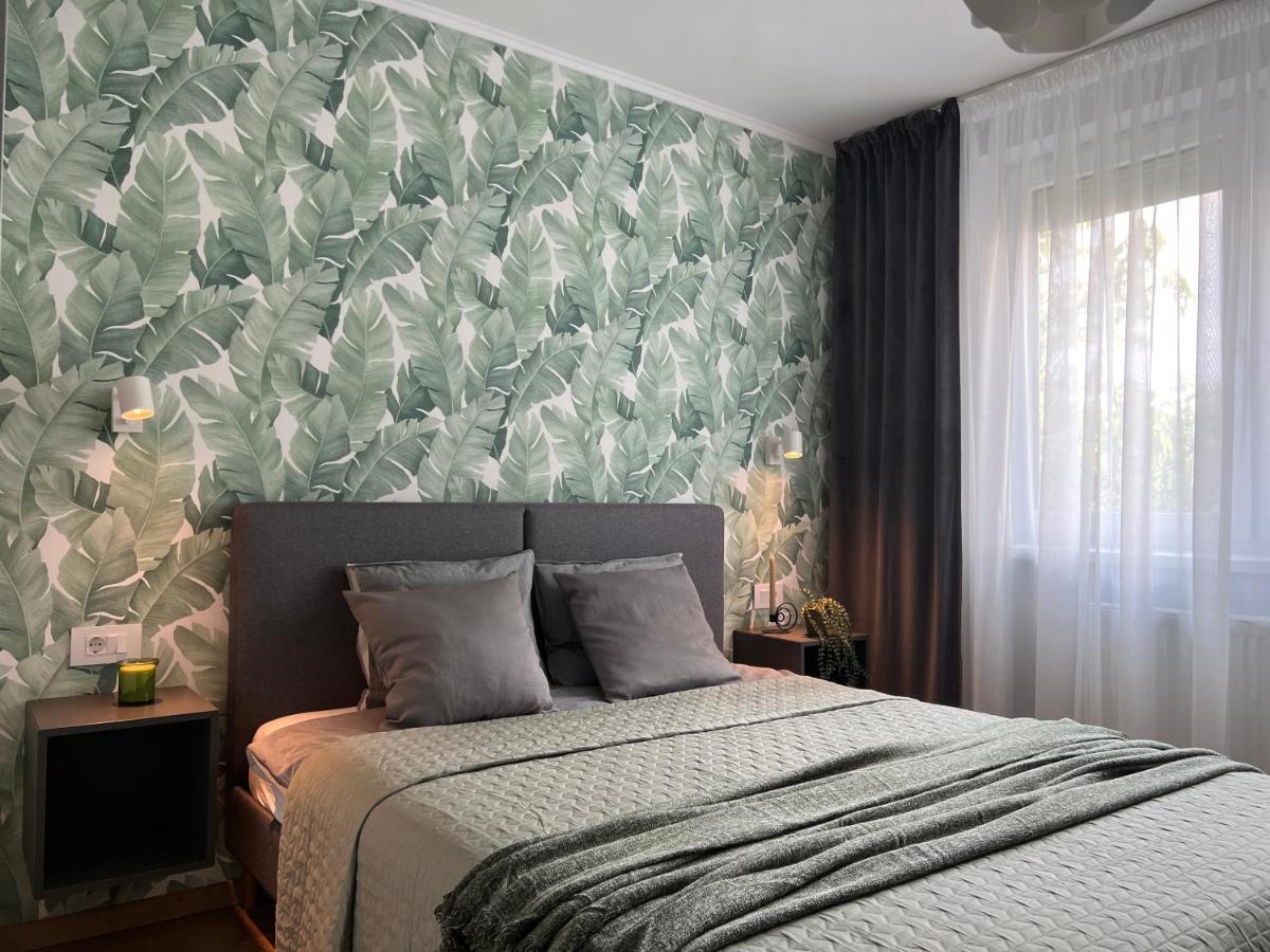 Riverside Jungle Green Apartment 오라데아 외부 사진