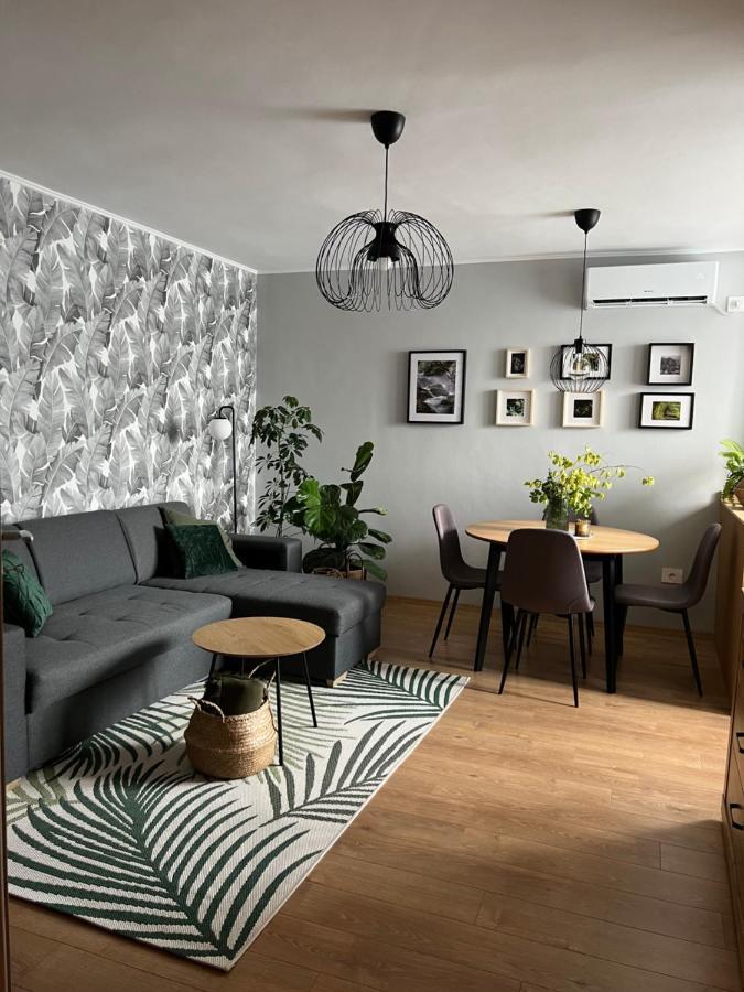Riverside Jungle Green Apartment 오라데아 외부 사진