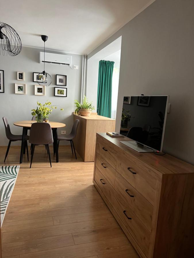 Riverside Jungle Green Apartment 오라데아 외부 사진